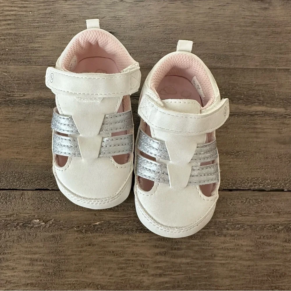 Stride Rite Surprize  Medium 12-18‎ months White T Strap First Walker Baby Shoes